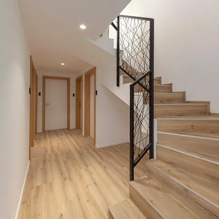 招待所 House Pr'spanc